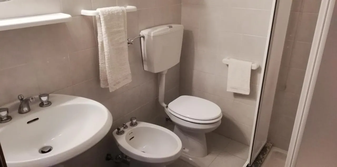 Residenza Santa Valeria Hotel Caglio Guest house