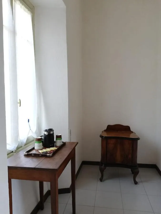 Hotel Residenza Santa Valeria à Caglio Maison d'hôtes
